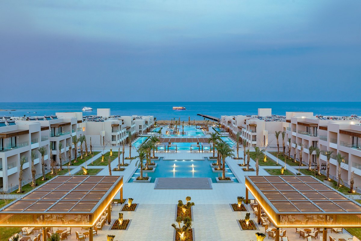 Crowne Plaza Sahara Oasis